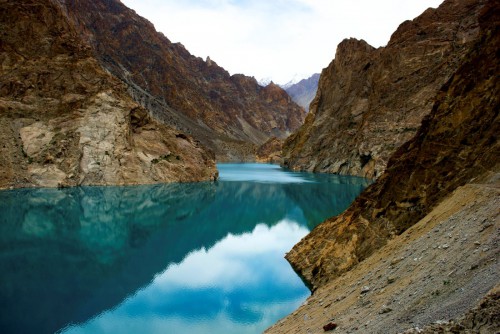 jezioro Attabad w Pakistanie